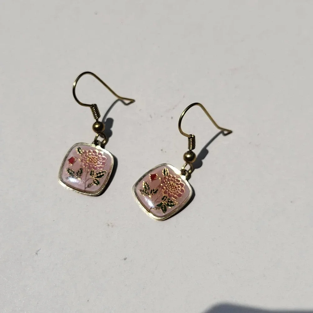 Vintage Enamel Floral Drop Earrings Gold Tone Pink Flower Square Dangle - Picture 3 of 5
